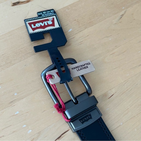 NWT Levi's Black and Brown Reversible Belt - Picture 3 of 4